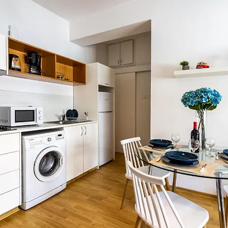 Blue Ivy 1-br In Center Apartament Larnaca